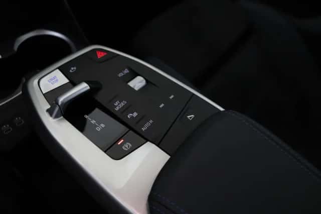 BMW iX1 (2025) thumbnail 6