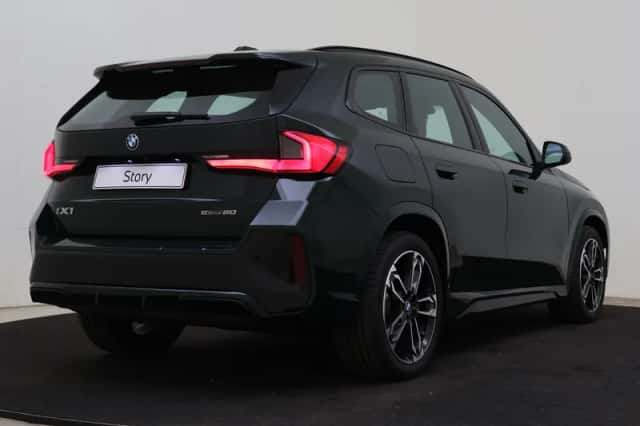 BMW iX1 (2026) thumbnail 2
