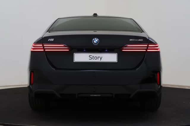 BMW i5 (2026) thumbnail 5