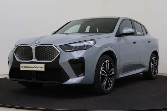 BMW iX2 (2025) thumbnail 1