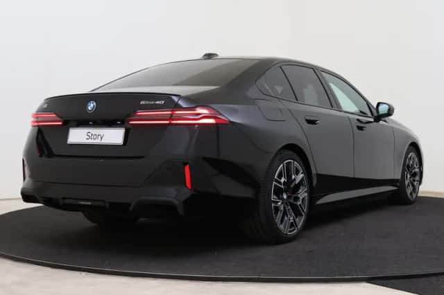 BMW i5 (2025) thumbnail 2