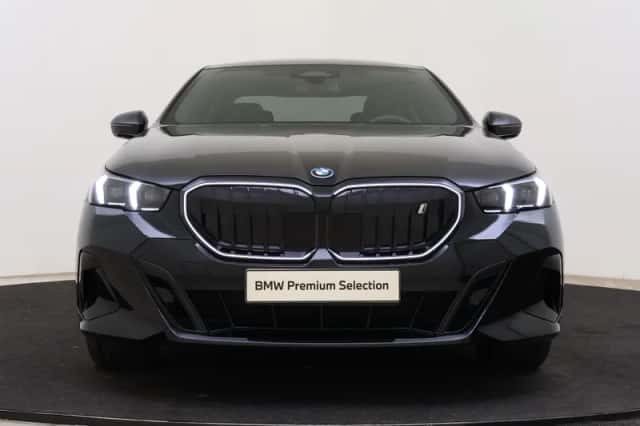 BMW i5 (2025) thumbnail 4