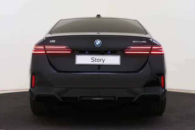 BMW i5 (2025) thumbnail 5