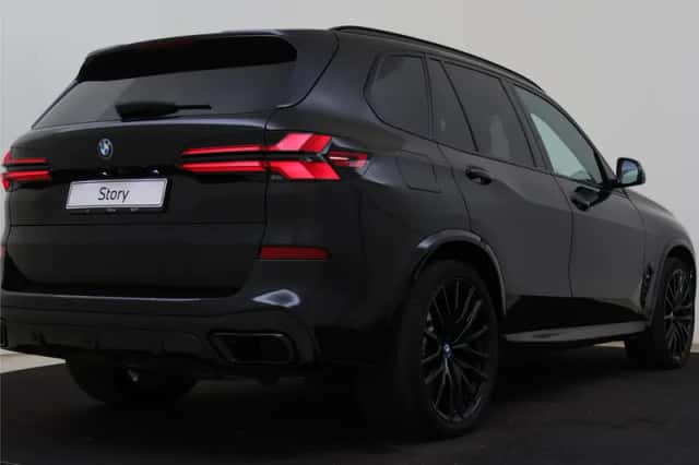 BMW X5 (2024) thumbnail 2