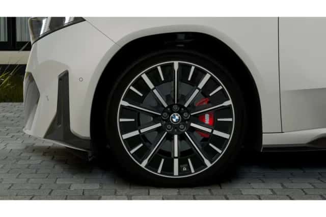 BMW iX3 (2026) thumbnail 6