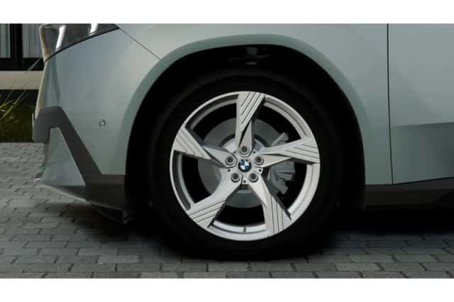 BMW iX3 (2026) thumbnail 6