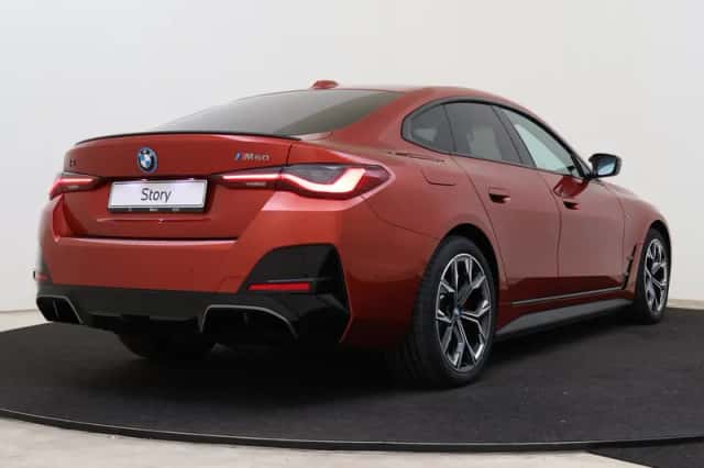 BMW i4 (2023) thumbnail 2