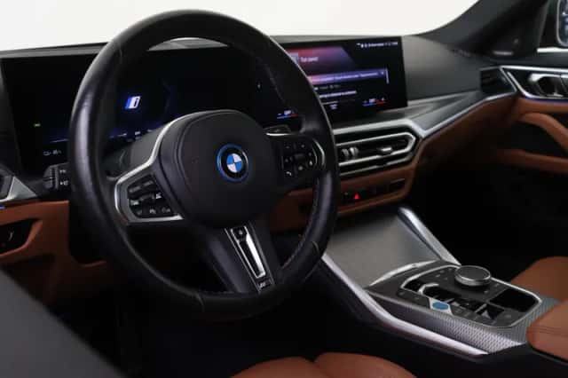 BMW i4 (2023) thumbnail 3