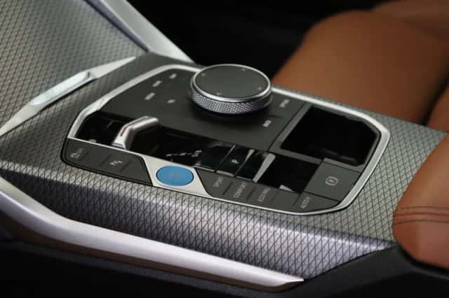 BMW i4 (2023) thumbnail 6