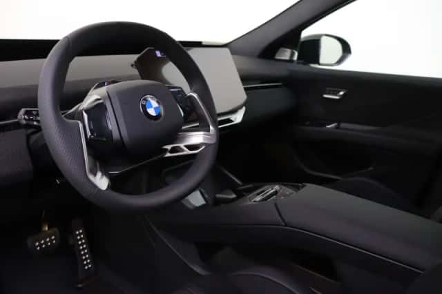 BMW iX3 (2026) thumbnail 3