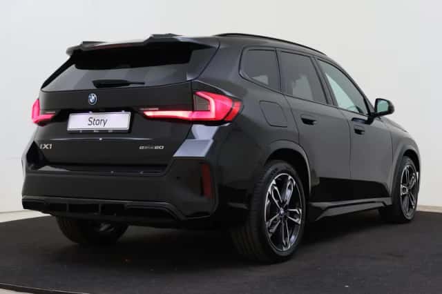 BMW iX1 (2026) thumbnail 2