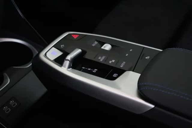 BMW iX1 (2026) thumbnail 6