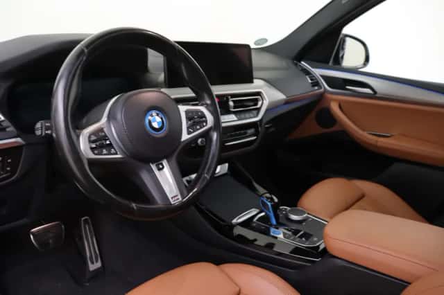 BMW iX3 (2022) thumbnail 3