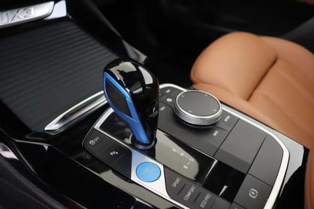 BMW iX3 (2022) thumbnail 6