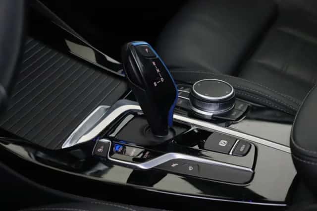 BMW iX3 (2021) thumbnail 6