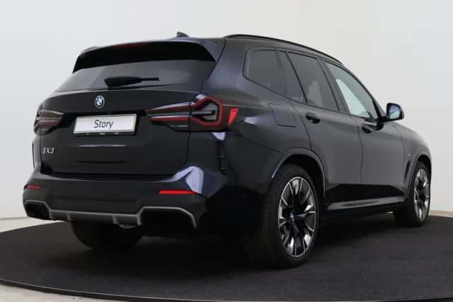 BMW iX3 (2023) thumbnail 2
