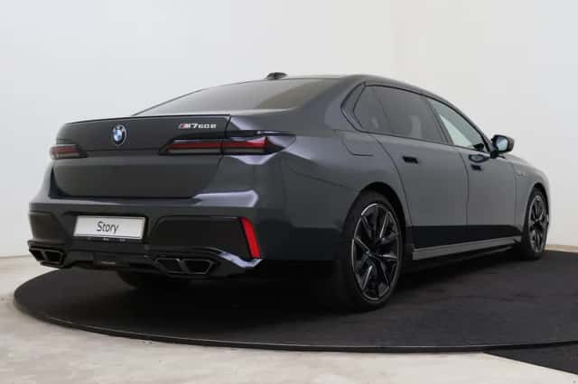 BMW 7-Serie (2025) thumbnail 2