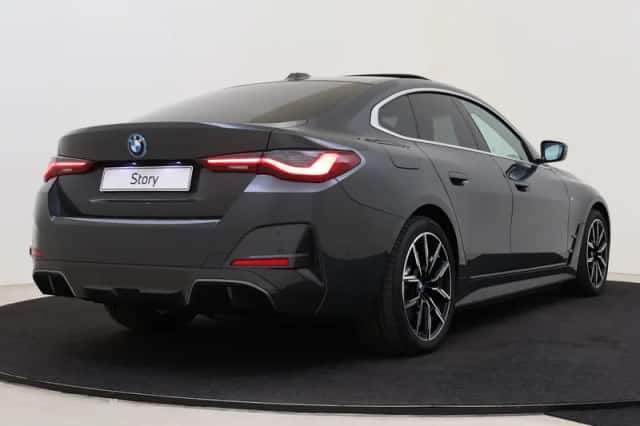 BMW i4 (2022) thumbnail 2