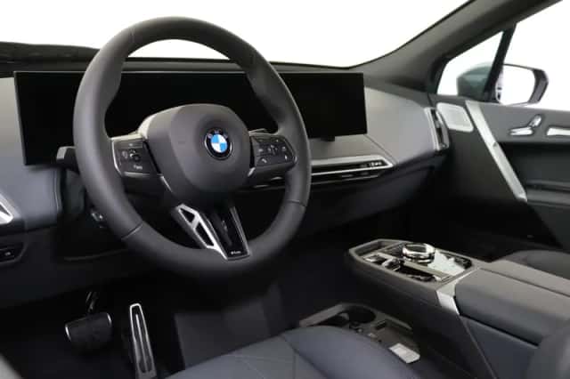 BMW iX (2026) thumbnail 3
