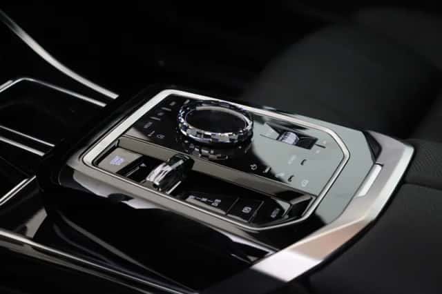 BMW i7 (2026) thumbnail 6