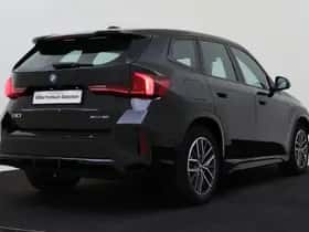 BMW iX1 (2025) thumbnail 2