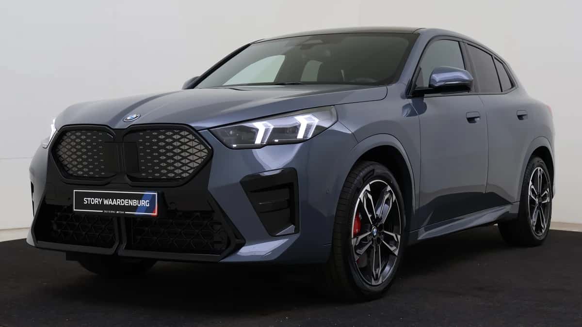 BMW iX2 (2026) — foto 1