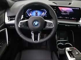 BMW iX2 (2026) thumbnail 24