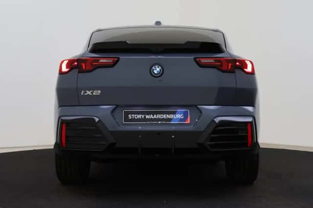 BMW iX2 (2026) thumbnail 5
