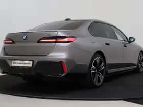 BMW i7 (2024) thumbnail 2