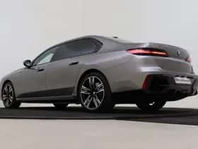 BMW i7 (2024) thumbnail 11