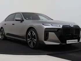 BMW i7 (2024) thumbnail 13