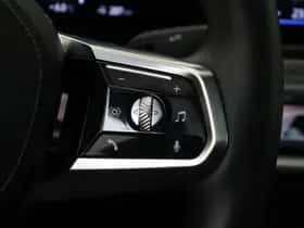 BMW i7 (2024) thumbnail 42