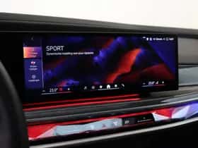 BMW i7 (2024) thumbnail 52