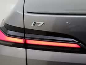 BMW i7 (2024) thumbnail 75