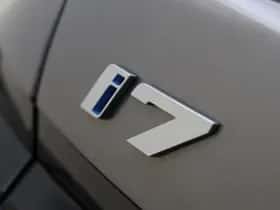 BMW i7 (2024) thumbnail 76