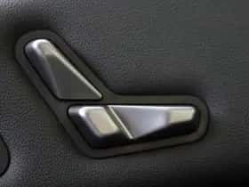 BMW iX (2025) thumbnail 48
