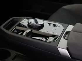 BMW iX (2025) thumbnail 6