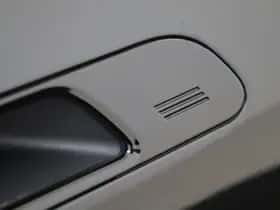 BMW iX (2025) thumbnail 61