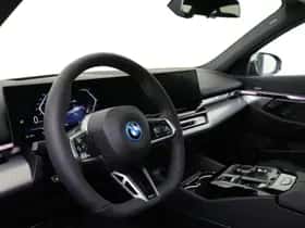 BMW i5 (2026) thumbnail 3