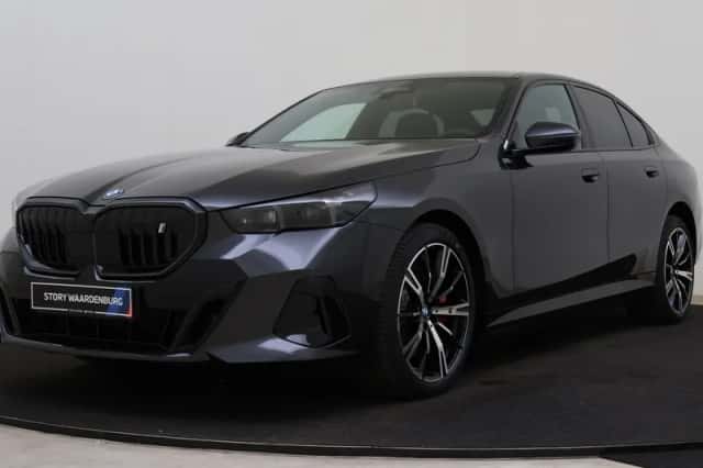 BMW i5 (2026) thumbnail 1