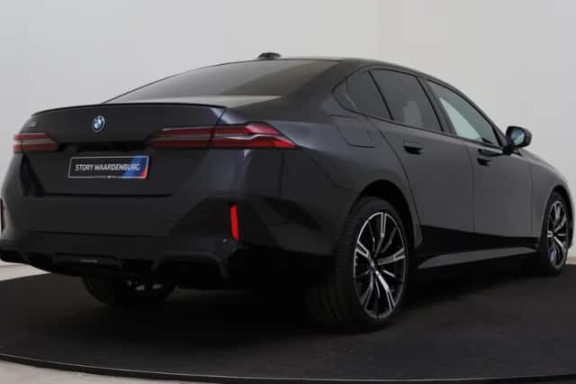 BMW i5 (2026) thumbnail 2