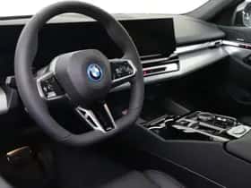 BMW i5 (2026) thumbnail 3