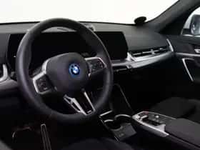 BMW X1 (2024) thumbnail 3