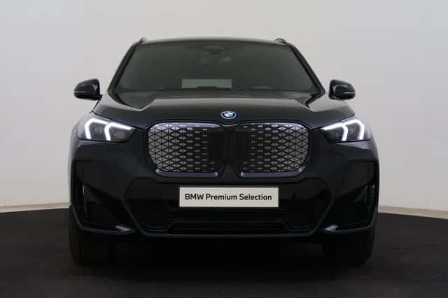 BMW iX1 (2025) thumbnail 4