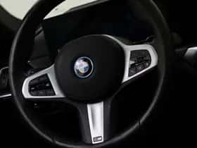BMW i4 (2024) thumbnail 24