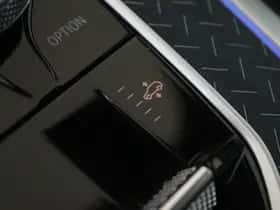 BMW X5 (2021) thumbnail 36