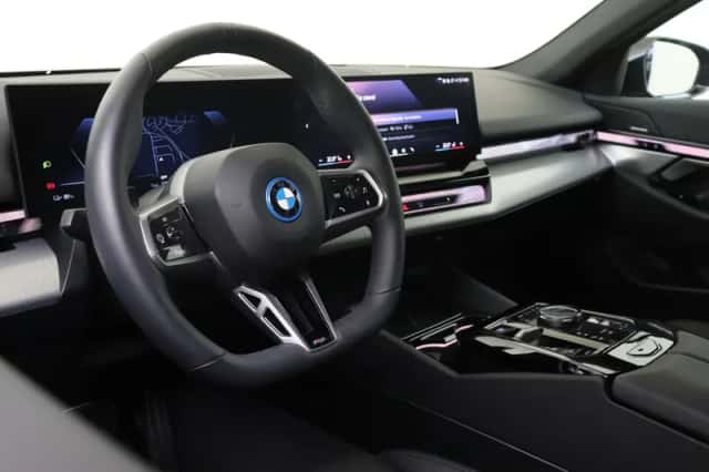 BMW i5 (2025) thumbnail 3