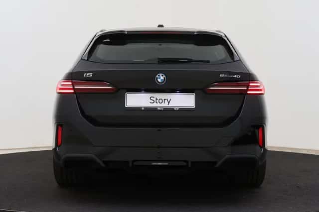 BMW i5 (2025) thumbnail 5