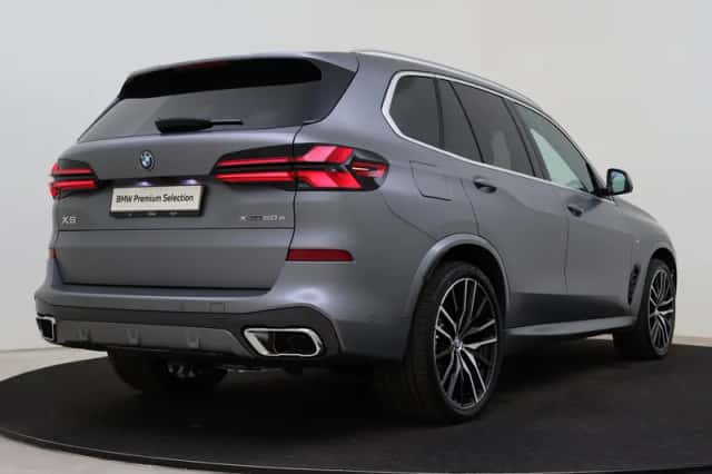 BMW X5 (2026) thumbnail 2