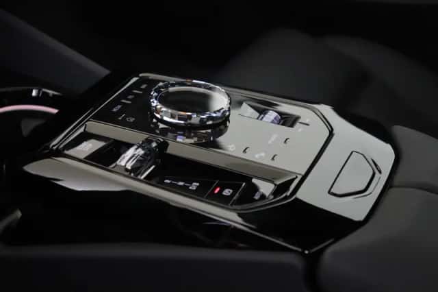BMW i5 (2026) thumbnail 6